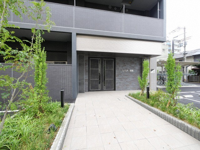 ArtizA淡路のエントランス