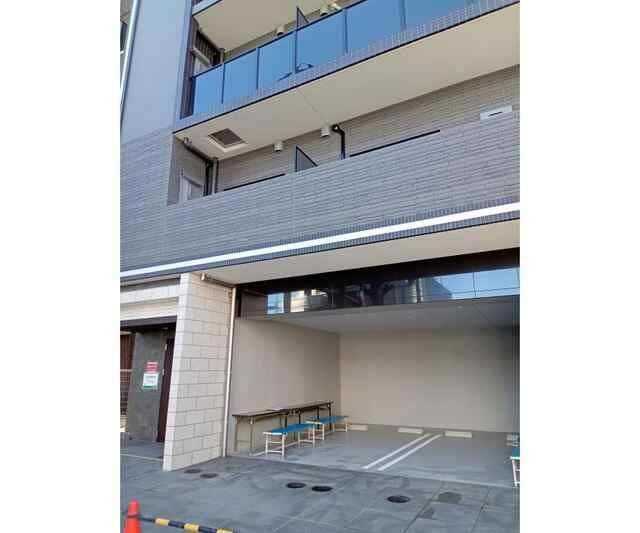 アーバン尾久の駐車場