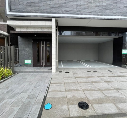 アーバン尾久の駐車場
