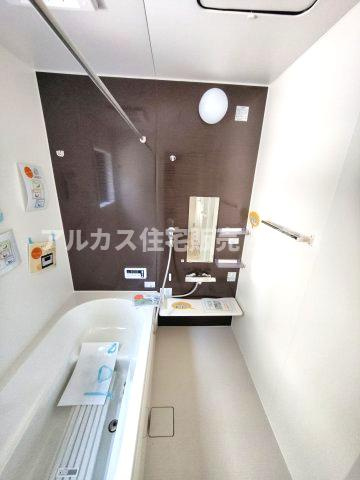 府中市小柳町2丁目　西武多摩川線　競艇場前駅　新築戸建の浴室