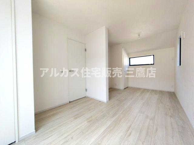 府中市小柳町2丁目　西武多摩川線　競艇場前駅　新築戸建の洋室