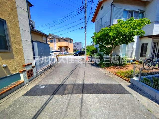 府中市小柳町2丁目　西武多摩川線　競艇場前駅　新築戸建の前面道路含む現地写真