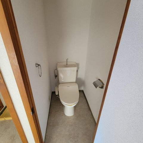 プライマリー花畑駅西のトイレ|快適な温水洗浄便座トイレです