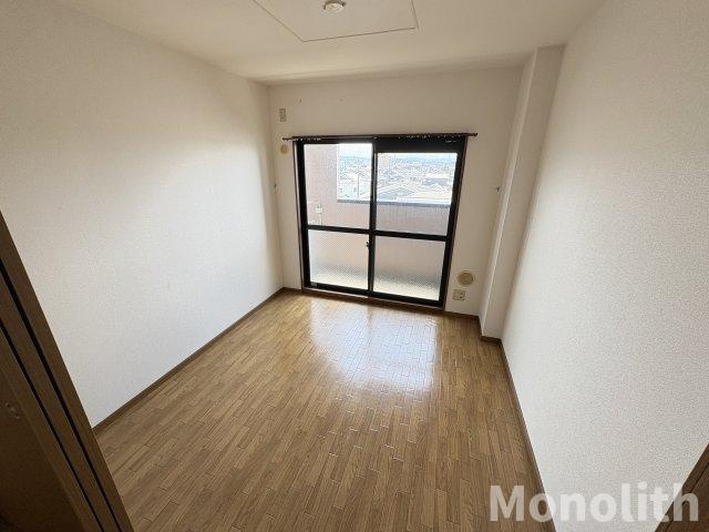 ブランドール板原の内装