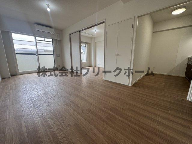 武蔵野市吉祥寺本町２丁目の賃貸マンションの居間・リビング