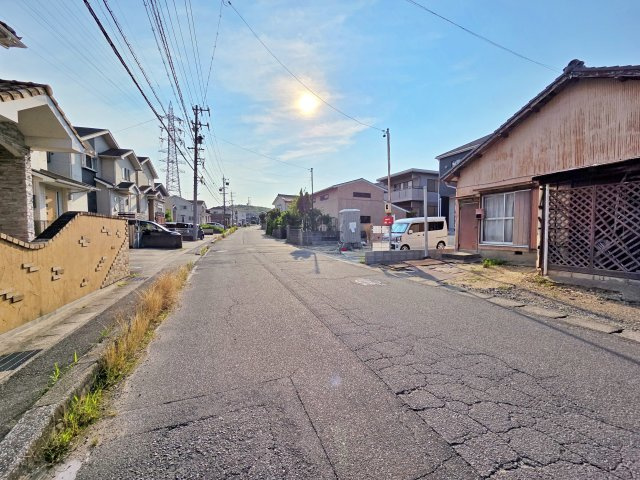 【前面道路含む現地写真】 | 知多市八幡第22　2号棟
