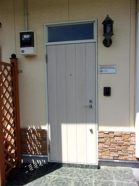 厚木市飯山南４丁目のテラスの玄関