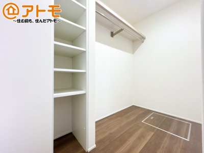【内装】 | 三島市寿町Ⅱ　新築一戸建て　1号棟 | ウォークインクローゼットは季節ものなどを収納することができて便利です♪