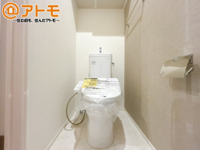 【トイレ】 | 三島市寿町Ⅱ　新築一戸建て　1号棟 | 清潔感のあるトイレです！