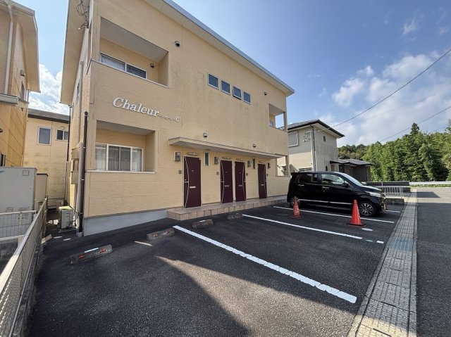 天草市本渡町本戸馬場　売り一棟アパートの駐車場