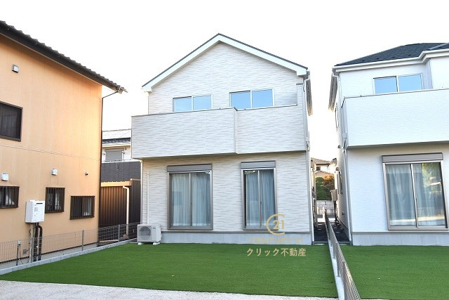 ハートフルタウン 　ひたちなか市相金町33番　Aの庭|現在は人工芝を敷いてあります。家庭菜園に挑戦したり季節の花を育てるなど、毎日の暮らしに潤いをくれるお庭です。