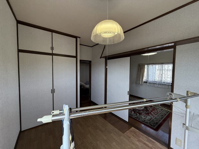～佐世保湾を望む～小佐世保町イッコダテの洋室