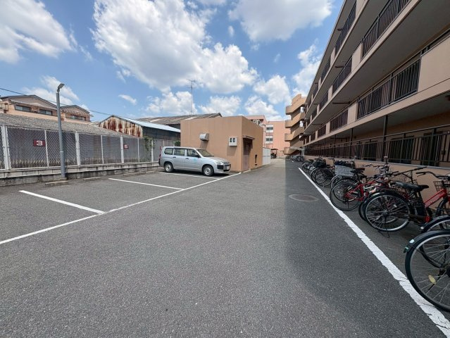 第２弥刀マンションの駐車場