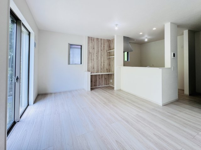柏市東中新宿３丁目新築戸建（東中新宿２期）の居間・リビング|20.1帖リビングダイニングキッチン