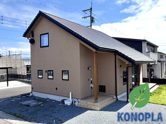 【中古戸建】北群馬郡吉岡町大字北下の外観|■外観｜特徴のある個性的な住まいと美しい街並み、そして住みやすい環境を、ぜひ現地でご覧になりませんか。お気軽にお問合せください(^^)  