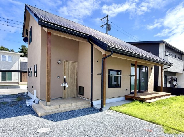 【中古戸建】北群馬郡吉岡町大字北下の外観|■外観｜永く住むほどに愛着を深める、味わい豊かなデザインのオウチです♪まずはご見学ください♪