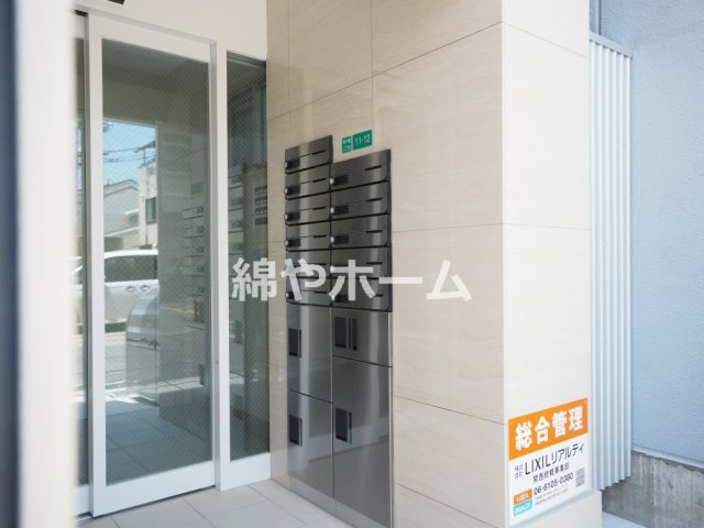 Urban Hills 東小橋のエントランス|落ち着いたエントランスです