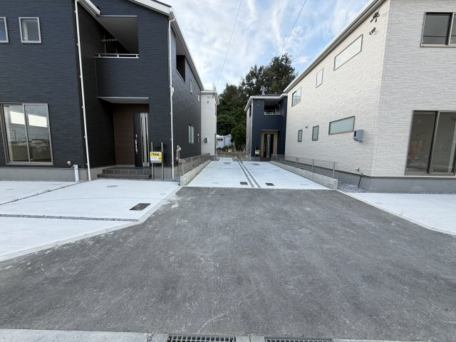 うるま市前原（全10棟）9号棟の駐車場|9号棟　駐車2台完備♪
