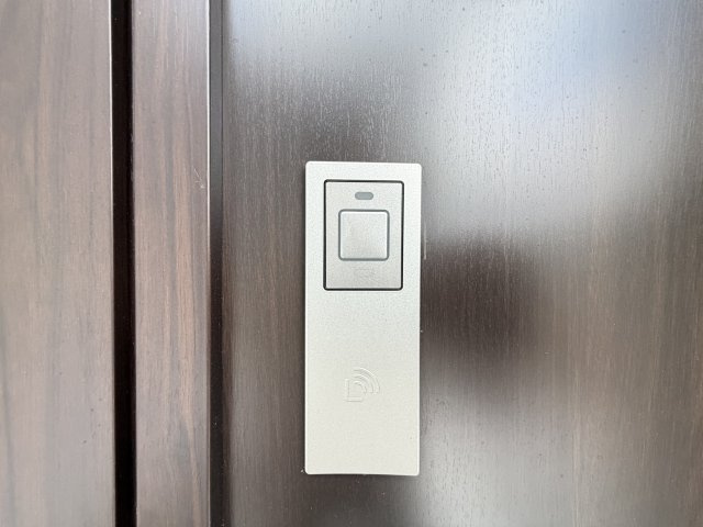 うるま市前原（全10棟）9号棟の玄関|9号棟　スマートキー付き♪