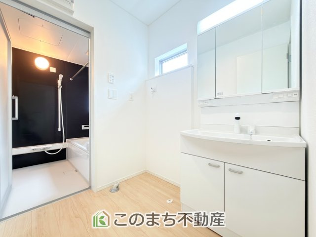 CRADLEGARDEN真岡市荒町第13の独立洗面台|シャンプードレッサーで朝の身支度♪伸びるホースでお掃除も簡単清潔です！