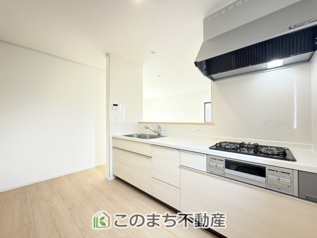 CRADLEGARDEN真岡市荒町第13のキッチン|人気の対面式キッチン☆料理をしながらご家族とコミュニケーションが取れます♪