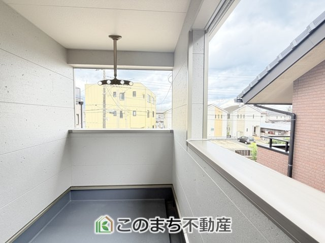 CRADLEGARDEN真岡市荒町第13のバルコニー|南向きの大型バルコニーは陽当り良好で、たっぷりのお洗濯物もよく乾きます！
さらにインナーバルコニーなので雨の日でも安心してお出かけできますね♪