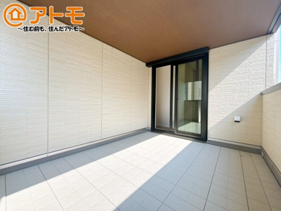 【バルコニー】 | 三島市寿町Ⅱ　新築一戸建て　2号棟 | インナーバルコニーはお出かけ中の急な雨でも安心♪