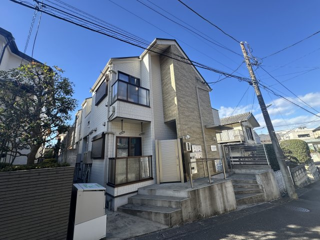 川崎市麻生区金程１丁目のアパートの外観