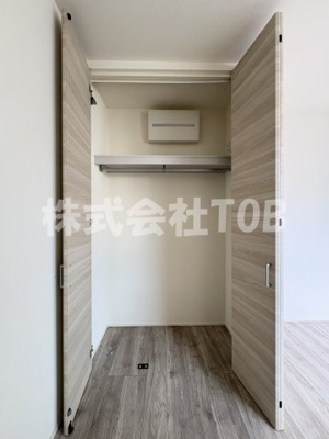 【収納】 | 船橋１丁目貸家 | 2F　洋室5.6帖　収納