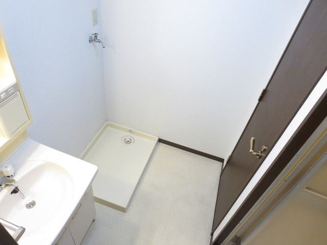 ＤＥＥＲ　ＣＯＵＲＴ壱番館のその他|洗濯機置場