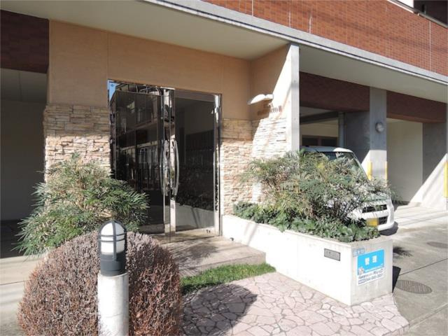 川崎市多摩区菅北浦２丁目の賃貸マンションのエントランス