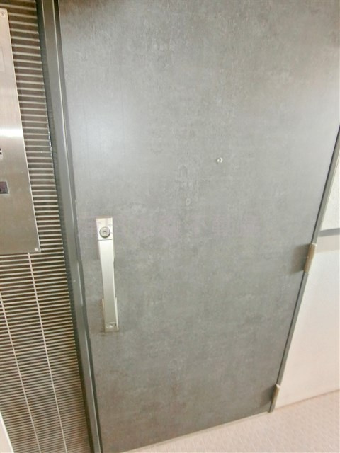 スカイコート蒲田EASTの玄関