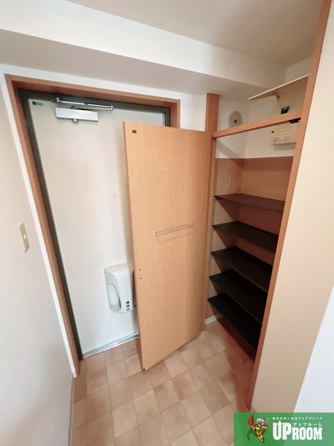 フローリア江南の玄関