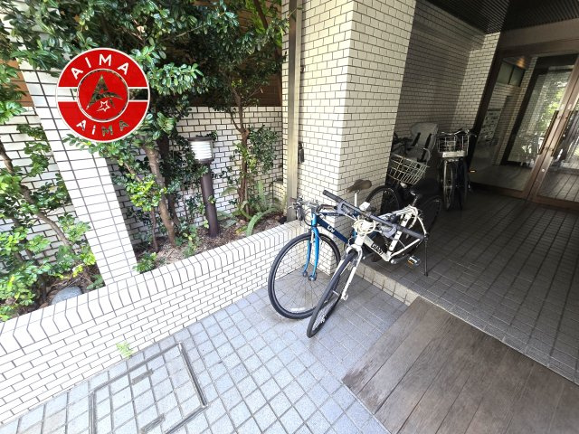 ユーハイム大濠西の駐輪場|屋根付きの駐輪場なので雨の日でも安心です。