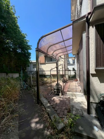 名谷町字権行司貸家の庭