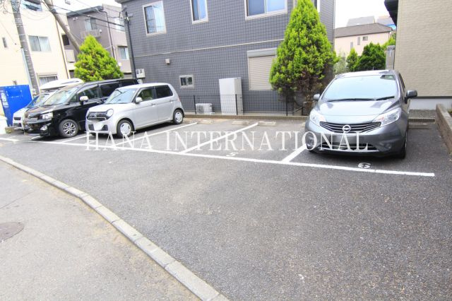 メルシーⅠの駐車場