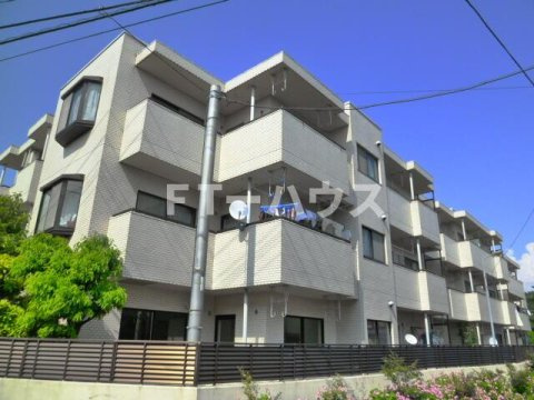 クリスタルパレス東船橋の外観