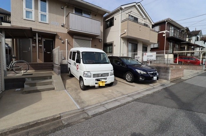 プランドールの駐車場