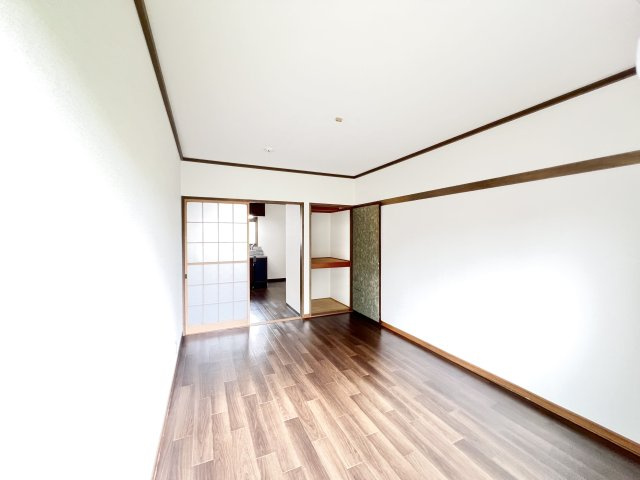 メゾンカトレアの洋室|広々とした洋室です