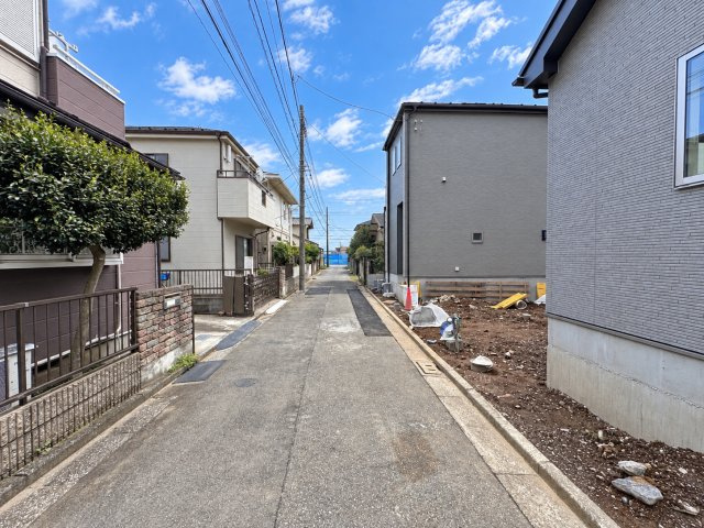 松戸市松飛台新築戸建の前面道路含む現地写真|東側前面道路