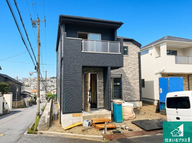 神戸市垂水区美山台　第1期　新築一戸建ての居間・リビング|シンプルなリビングは、観葉植物等のインテリアを楽しめますね！パパ好みにも、ママ好みにも家具次第で雰囲気を変えることができます！