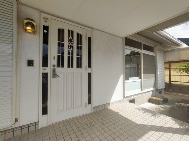 高梨町５LDKプラス１SLDKの玄関
