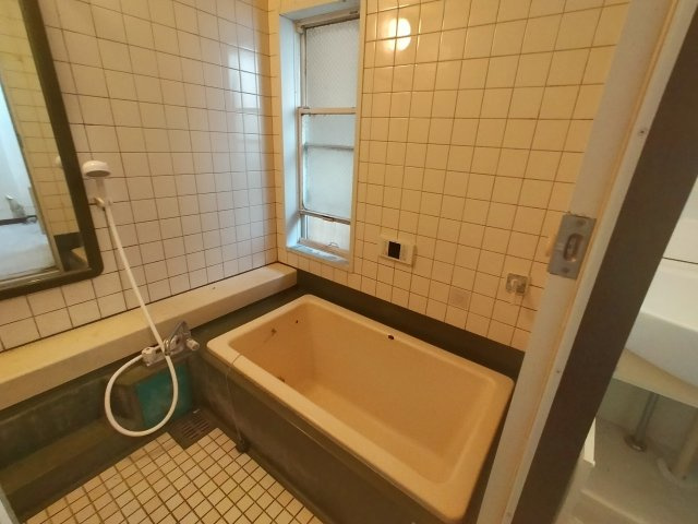 高梨町５LDKプラス１SLDKの浴室
