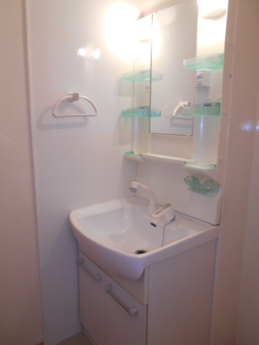 エミール・オガワ　Aの洗面所