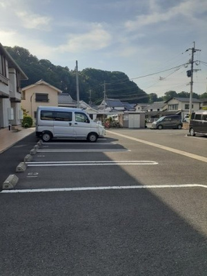 【駐車場】 | エトワールＢ | 駐車場に車を止められます