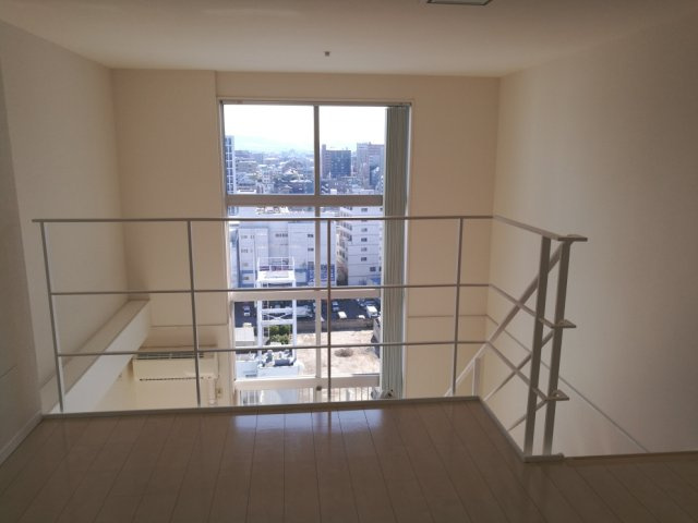 福岡市早良区西新４丁目の賃貸マンションの庭