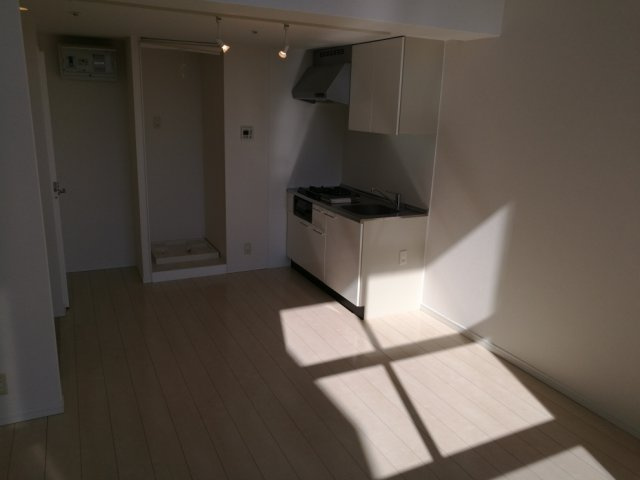 福岡市早良区西新４丁目の賃貸マンションの居間・リビング