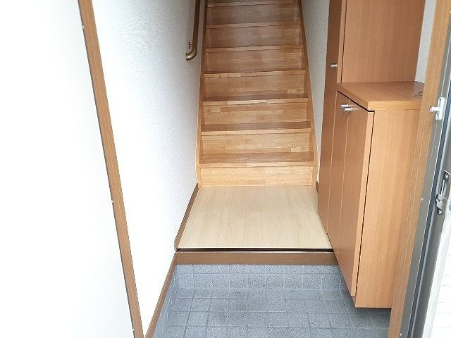 クレストール七反田の玄関