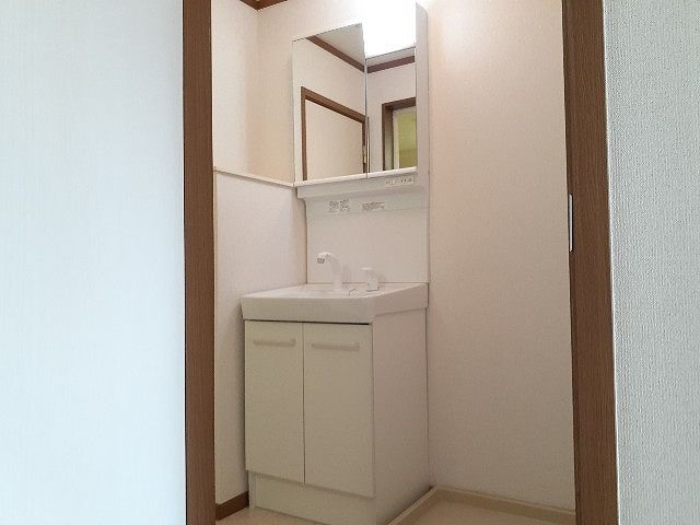 クレストール七反田の洗面所