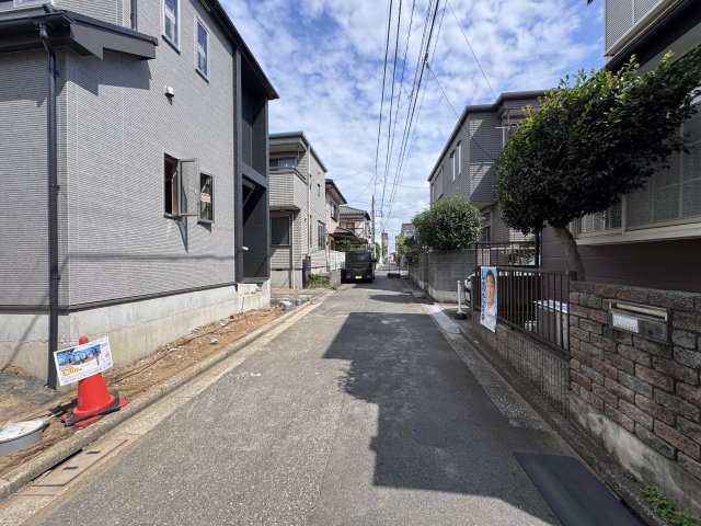 松戸市松飛台新築戸建の前面道路含む現地写真|東側前面道路